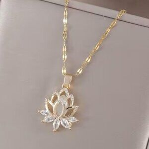 Sparkling Lotus Pendant Necklace Crystal Flower Charm Dainty Fashion Jewelry